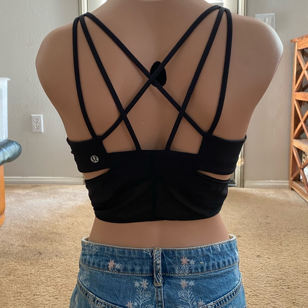 Lululemon black scrappy crop top bra, size 6.